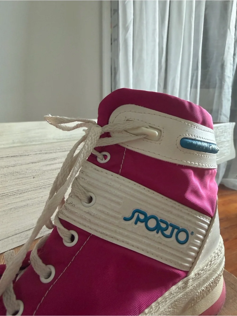 Vintage 80s Sporto Masters faux fleece lined high top apres-ski sneaker red-pink